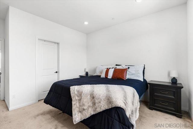 1993 Strata, Chula Vista CA: https://media.crmls.org/mediaz/0a06936b-a953-4775-944a-1e2ada54038c.jpg
