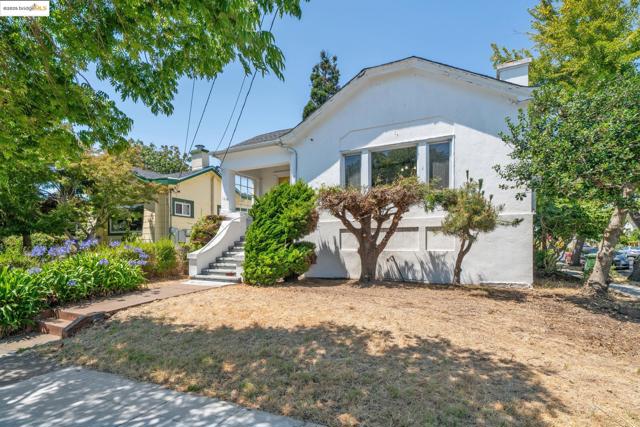 1239 Carleton St, Berkeley CA: https://media.crmls.org/mediaz/0a06af45-15fd-42c7-980e-32fe733cb962.jpg