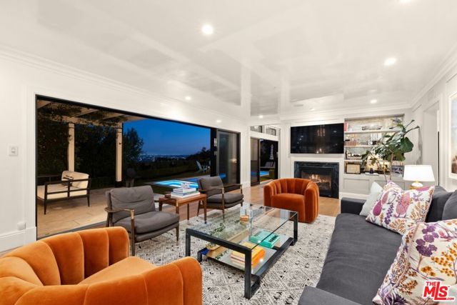 1640 N Kings Road, Los Angeles CA: https://media.crmls.org/mediaz/0a06ce82-262b-423b-93bb-f837ef9f9747.jpg