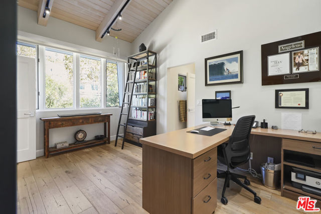 Drew Fenton | 3631 SERRA Road Malibu CA | MLS: 7403357 Drew Fenton | 3631 SERRA Road Malibu CA | MLS: 7403357