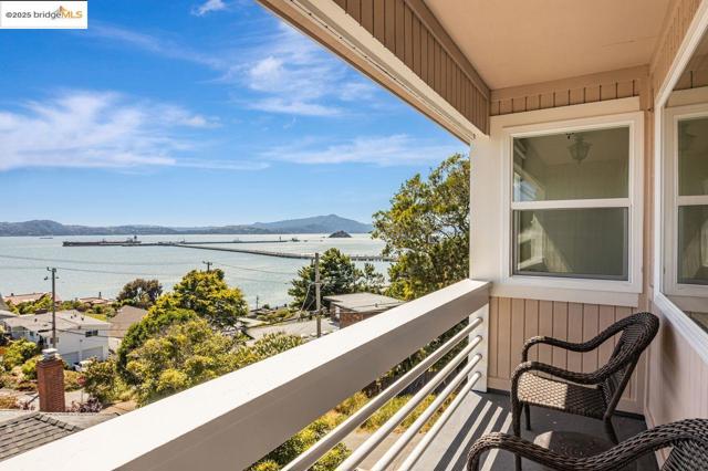 539 Golden Gate Ave, Richmond CA: https://media.crmls.org/mediaz/0a072f10-2d26-4bbb-a349-4dc633745435.jpg