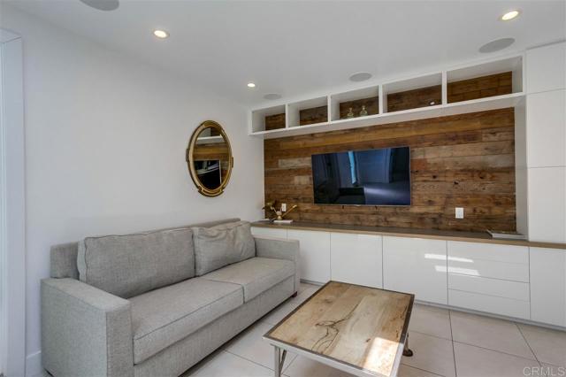 Image 2 of 18 For 121 Sierra Unit B