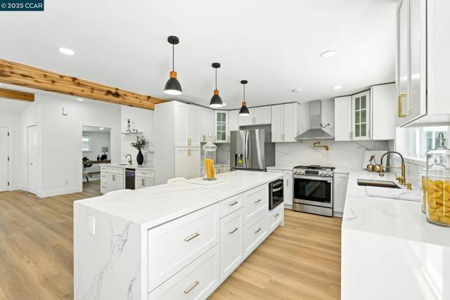 1717 Springbrook Rd, Lafayette CA: https://media.crmls.org/mediaz/0a076cb6-139d-4eb9-93c7-7f3881f6d7df.jpg