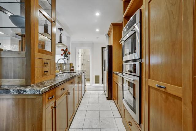 1070 Mercedes Avenue, Los Altos CA: https://media.crmls.org/mediaz/0a07908c-2b98-4c43-bca8-3a038a2d02f8.jpg