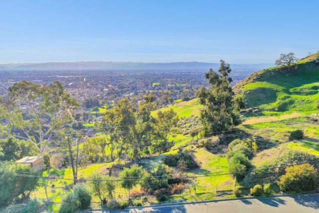 807 Boulder Drive, San Jose CA: https://media.crmls.org/mediaz/0a084001-dd67-426c-a74e-4de4306fbb3e.jpg