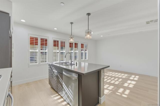 1634 Fairlead Avenue, Carlsbad CA: https://media.crmls.org/mediaz/0a091b30-6afe-4a3a-864a-d258c74b0d39.jpg