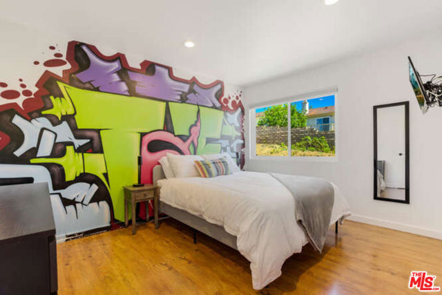 5402 CEDARHAVEN Drive, Agoura Hills CA: https://media.crmls.org/mediaz/0a092329-ae2f-49ef-87d2-b4dde5d6f7b3.jpg