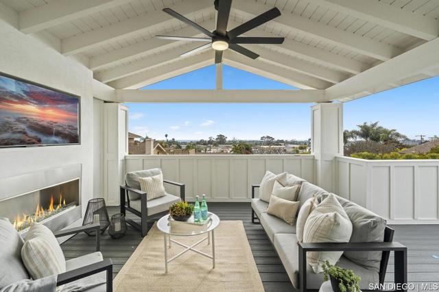 1170 Chinquapin AVE, Carlsbad CA: https://media.crmls.org/mediaz/0a092543-26d5-48f9-8c10-9d96f187bf17.jpg