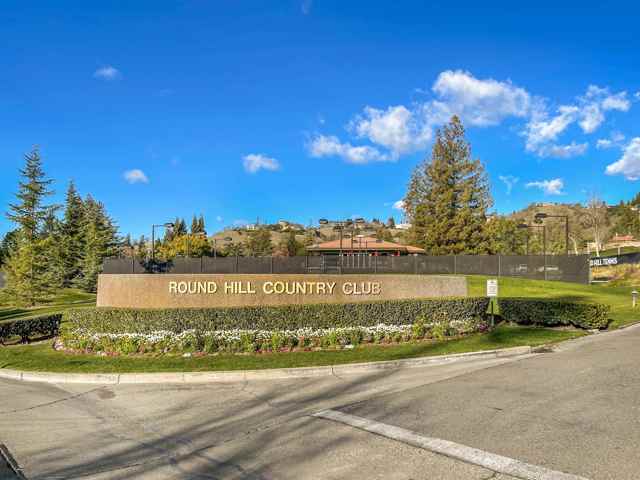 13 Kemp Ct, Alamo CA: https://media.crmls.org/mediaz/0a09a5d9-7c55-469d-9162-a133ea452f32.jpg