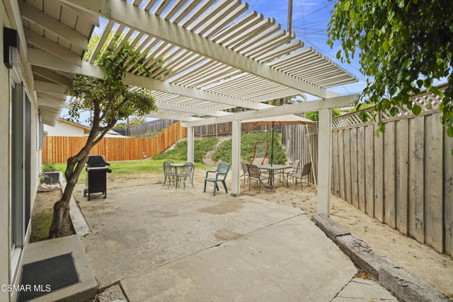 236 Granada Street, Camarillo CA: https://media.crmls.org/mediaz/0a09beb9-f677-4595-a613-bcc2928babd8.jpg