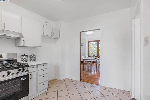 6831 Dairy Ave, Newark CA: https://media.crmls.org/mediaz/0a09e481-1b8a-4d8f-a87a-e55813bd6efa.jpg