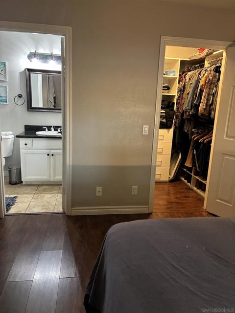 5037 Los Morros Way, Oceanside CA: https://media.crmls.org/mediaz/0a0b7d70-661b-4f29-8029-13c34826b22e.jpg