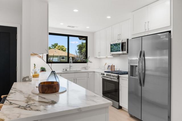 120 Abelia Way, East Palo Alto CA: https://media.crmls.org/mediaz/0a0b8a61-7750-4bdb-a25b-66145f9ac508.jpg