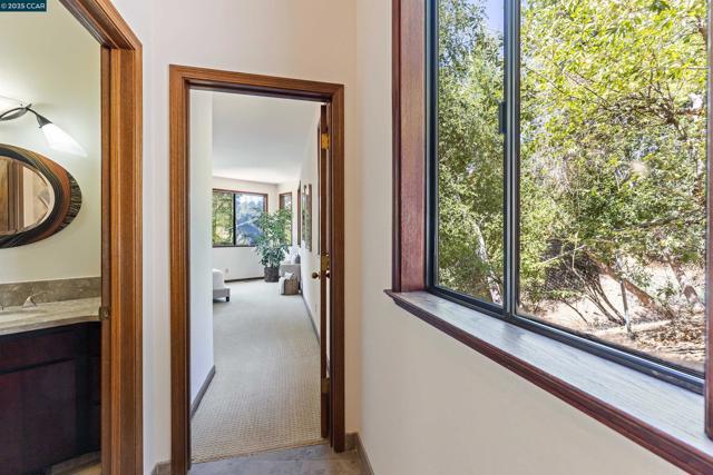 39 Mira Loma Rd, Orinda CA: https://media.crmls.org/mediaz/0a0bbaef-42af-40a3-99c4-ce1d9c23c252.jpg