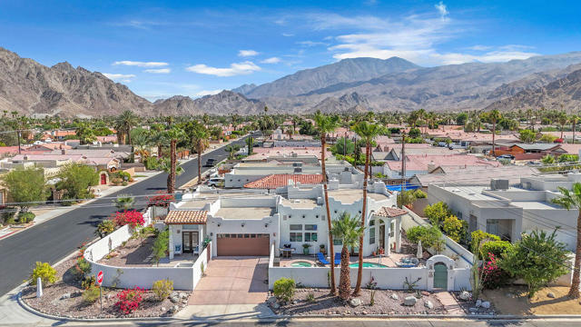 77440 Calle Ensenada, La Quinta CA: https://media.crmls.org/mediaz/0a0bd252-ef65-41d5-bf9c-35111239ed2a.jpg