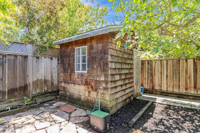 580 N Bayview Avenue, Sunnyvale CA: https://media.crmls.org/mediaz/0a0cafd6-3b39-4e0e-a98f-4b10db071a18.jpg