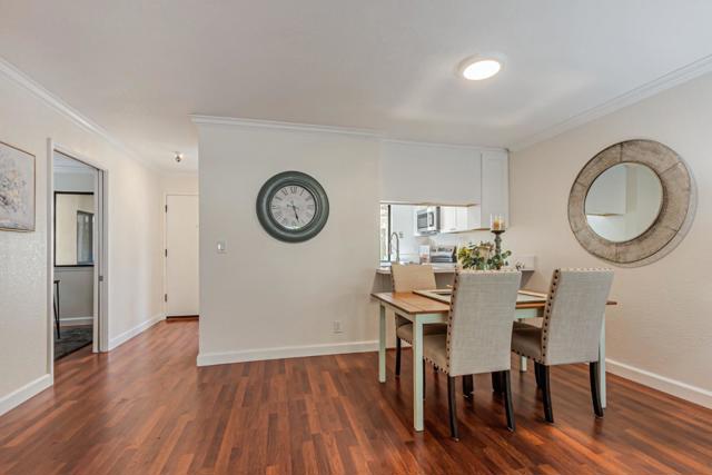 449 Alberto Way, Los Gatos CA: https://media.crmls.org/mediaz/0a0cb20b-44f8-4097-9bd1-fe16b1629e17.jpg