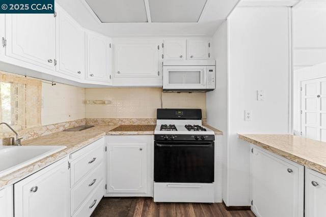 100 Welcome Ave, Concord CA: https://media.crmls.org/mediaz/0a0d0f07-cdae-4c2c-986d-d4072cf5ba31.jpg