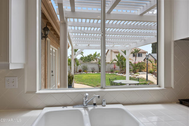 1532 Lorena Drive, Oxnard CA: https://media.crmls.org/mediaz/0a0d8c0b-9437-41c1-a356-776be68e3d9f.jpg