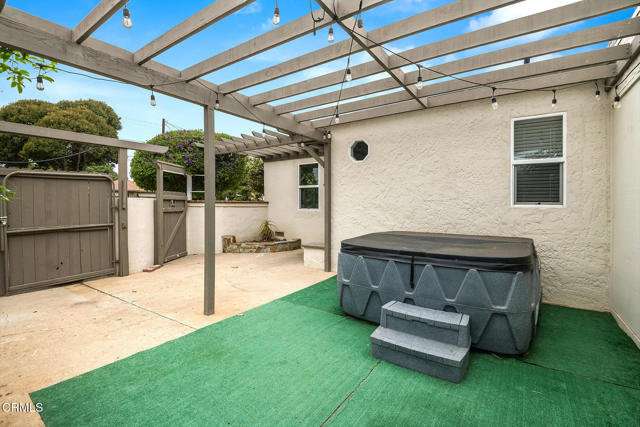 238 W Center Street, Ventura CA: https://media.crmls.org/mediaz/0a0e3ff8-112d-4b92-8336-dcde78bc4f92.jpg
