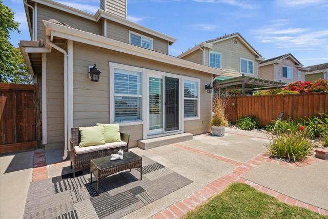 272 McDonnel Road, Alameda CA: https://media.crmls.org/mediaz/0a0e8267-bffd-4771-b077-c8bb116e913d.jpg