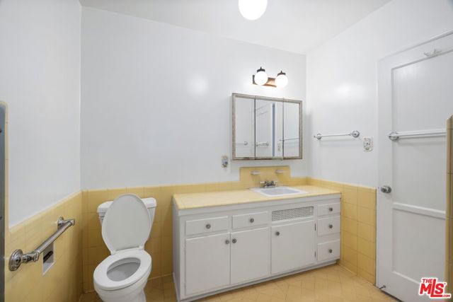 9620 Braddock Drive, Culver City CA: https://media.crmls.org/mediaz/0a0eaf88-a9ab-42c5-a4df-bc9bef33d1b0.jpg