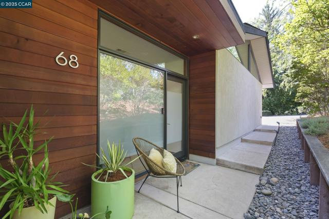 68 Terrace Rd, Walnut Creek CA: https://media.crmls.org/mediaz/0a0eb79e-8832-4f49-a830-282d6940d0e1.jpg