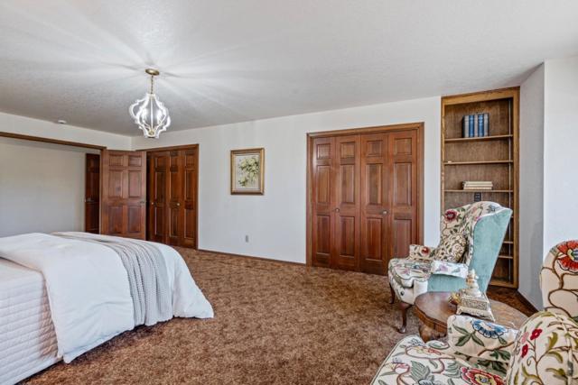 35 Rays Circle, Hollister CA: https://media.crmls.org/mediaz/0a0ec6a5-110b-4b7b-b602-1d52b757a164.jpg