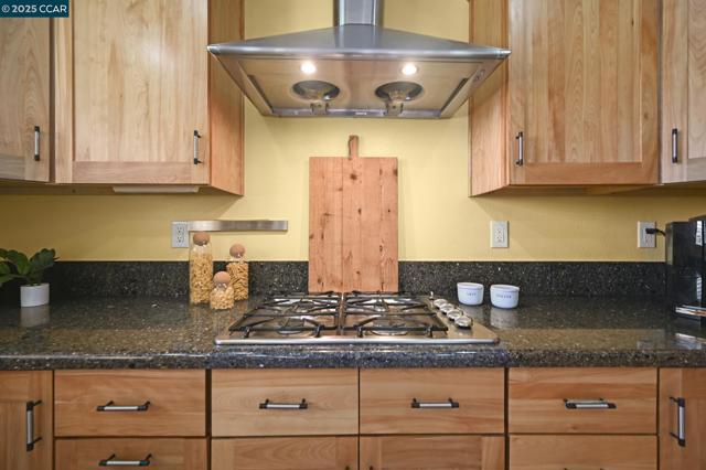 2 Kulani Ln, Pleasant Hill CA: https://media.crmls.org/mediaz/0a0edc80-29dd-4d08-a27d-cfb1a8d89d14.jpg