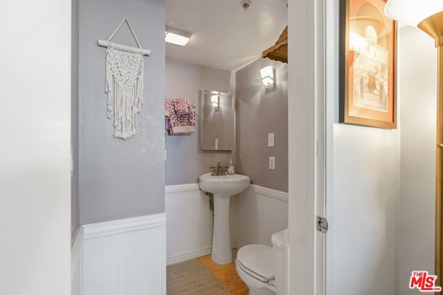 12311 Pacific Avenue, Los Angeles CA: https://media.crmls.org/mediaz/0a0f3767-9c58-4b30-9c26-d4927b96d524.jpg