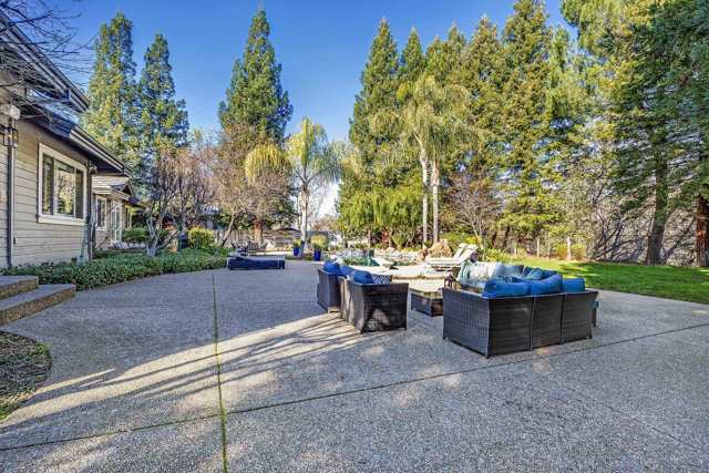 7832 Foothill Rd, Pleasanton CA: https://media.crmls.org/mediaz/0a0f8f9d-bcec-4577-9266-6c12c42d69a2.jpg