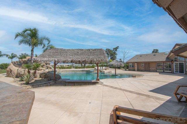 Image 66 of 75 For 37789 Avenida La Cresta