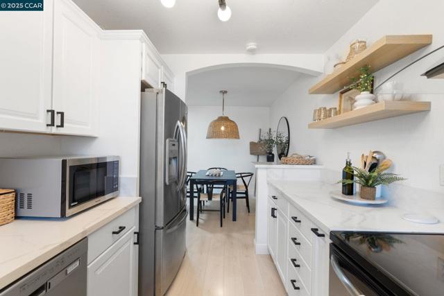 6625 Pioneer Ln, Dublin CA: https://media.crmls.org/mediaz/0a1042a3-0b42-4f3d-a74c-496cd81d758f.jpg