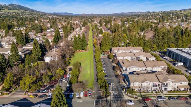 316 Borel Lane, Danville CA: https://media.crmls.org/mediaz/0a10c900-f496-41ee-863a-1309cf99b2da.jpg