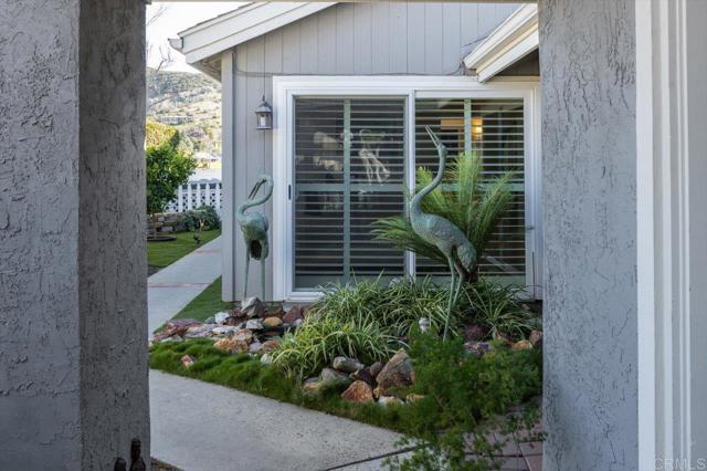 Image 9 of 75 For 1531 Via Entrada Del Lago