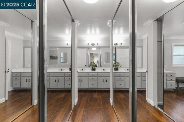 280 Fairway Dr, Danville CA: https://media.crmls.org/mediaz/0a122aee-b68c-416c-b90a-70db2b8be67a.jpg