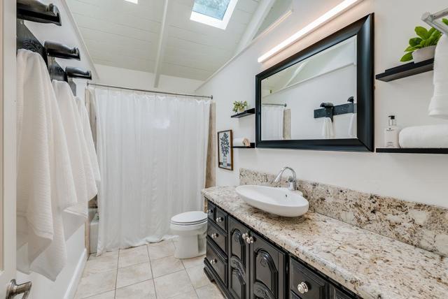 1501 Hidden Valley Road, Soquel CA: https://media.crmls.org/mediaz/0a1239ae-f640-4947-a7e7-95c96abf2b3c.jpg