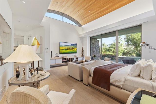 102 Waterford Circle, Rancho Mirage CA: https://media.crmls.org/mediaz/0a128625-1cb3-419b-bdab-63389c667fbc.jpg