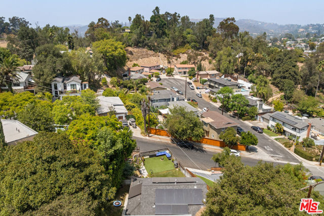 5810 Burwood Avenue, Los Angeles CA: https://media.crmls.org/mediaz/0a12b512-ea88-47de-86e2-57e272e17c57.jpg