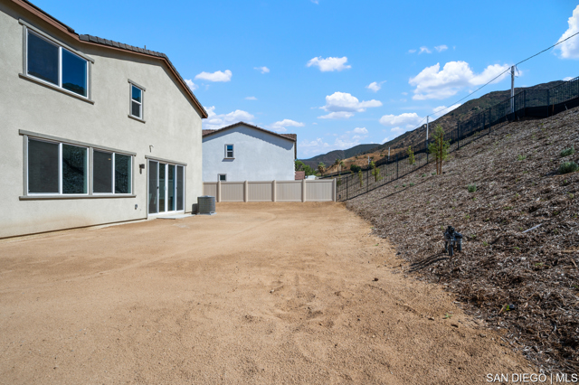 15353 Dawning CT, Lake Elsinore CA: https://media.crmls.org/mediaz/0a130bcd-a029-441d-a0b0-457c624bb501.jpg