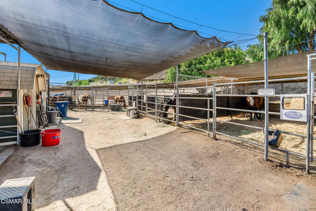11270 Dominica Avenue, Lakeview Terrace CA: https://media.crmls.org/mediaz/0a131ae3-e2e0-4ee5-8b15-b7ec71617653.jpg