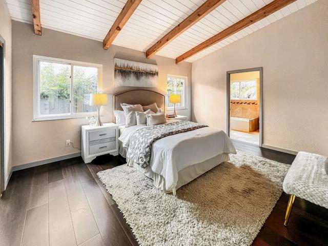 315 King Street, Redwood City CA: https://media.crmls.org/mediaz/0a1366bf-55f6-4fbd-b455-1e3b3e8f8edf.jpg