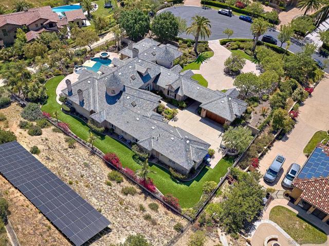 14460 Cheyenne Trl, Poway CA: https://media.crmls.org/mediaz/0a13932c-200f-4f9e-926b-c8ddba459e5c.jpg
