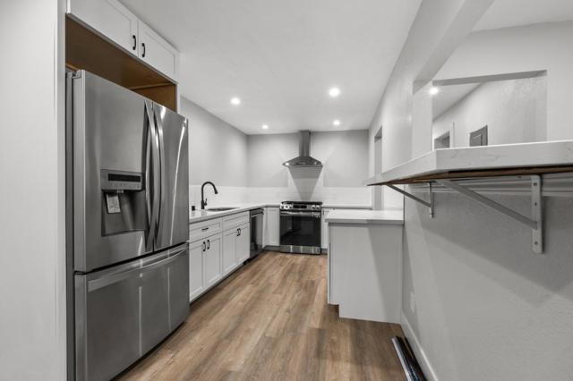 212 E Longview Avenue, Stockton CA: https://media.crmls.org/mediaz/0a13d32e-1bd0-40cd-b425-5c50fa745c63.jpg