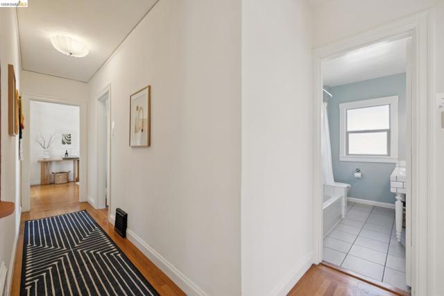 1136 Marin Ave, Albany CA: https://media.crmls.org/mediaz/0a13da07-02bc-4e92-833a-4253669cd0de.jpg