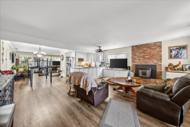 221 Tapadero Street, Salinas CA: https://media.crmls.org/mediaz/0a1475a4-19f3-454d-a6d5-b891ea41f7e1.jpg