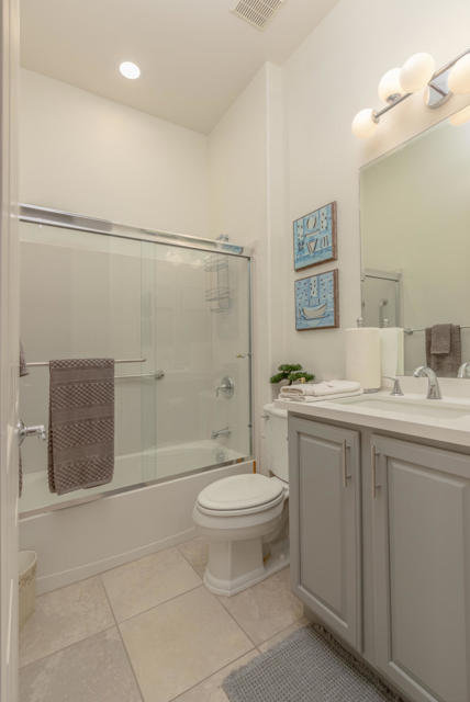 81907 Avenida Bahia, Indio CA: https://media.crmls.org/mediaz/0a157464-0cd8-4d66-b3a7-911aa4cc8448.jpg