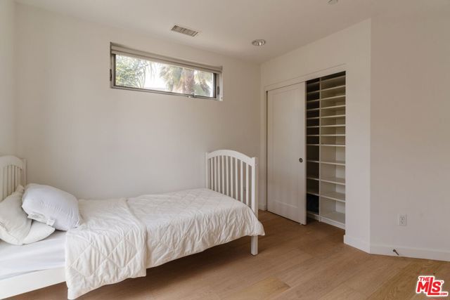 310 Washington Boulevard, Marina del Rey CA: https://media.crmls.org/mediaz/0a15a22f-6afc-489c-b52c-081ba10314ad.jpg