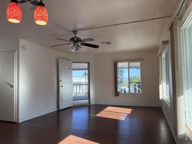 Detail Gallery Image 12 of 58 For 1490 S Orange Ave #127,  El Cajon,  CA 92020 - 2 Beds | 2 Baths