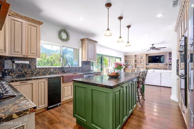 2554 Kirsten Lee Drive, Westlake Village CA: https://media.crmls.org/mediaz/0a16cd77-0422-4319-8692-38e08ebd77eb.jpg